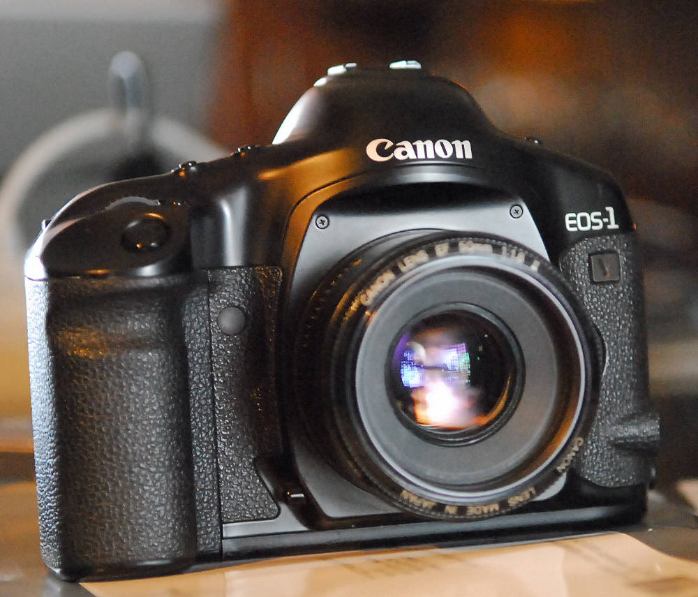 Canon_EOS-1Vb canon stop la production du Canon EOS-1V