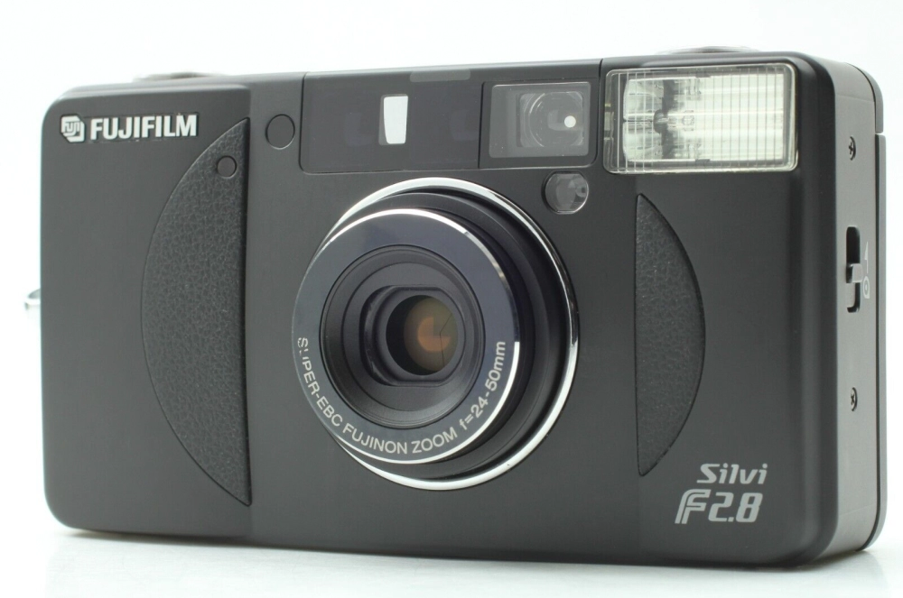 Revue du Fujifilm zoom date silvi f2.8